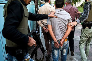 اخاذی مأموران قلابی از صاحبان خودروهای مدل بالا