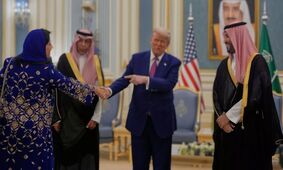 دست‌ دادن دیپلمات‌ های زن عربستان با ترامپ از دوربین رسانه ها/ رشد حضور زنان در ساختارهای رسمی و مدیریتی عربستان/ تصاویر

