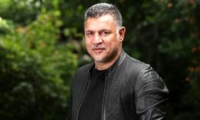 انتقاد روزنامه اطلاعات از علی دایی به خاطر دفاع از درآمد فوتبالیست ها

