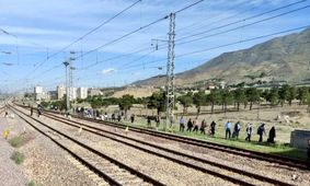 کارکنان مترو: علت اصلی حادثه پیش آمده برای یکی از قطارهای خط ۵ مترو تهران، فرسایش ناوگان و متصل کننده‌های لوکوموتیو بود