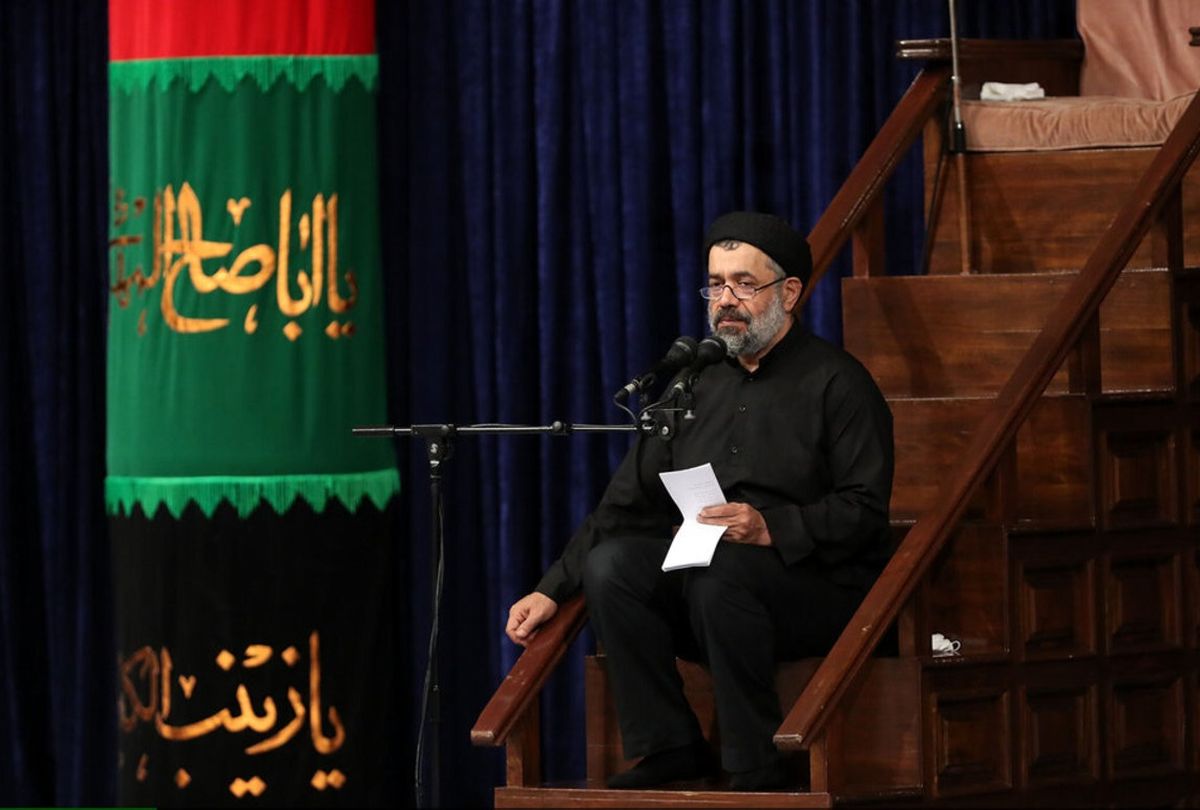 مداحی حاج محمود کریمی در سال ۹۸ در حضور رهبر انقلاب و در آخرین حضور شهید حاج قاسم سلیمانی/ ویدئو
