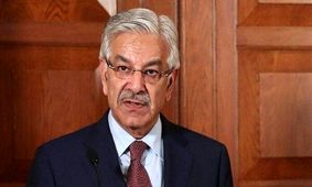 وزیر دفاع پاکستان: به هر شکل ممکن کنار ایران هستیم