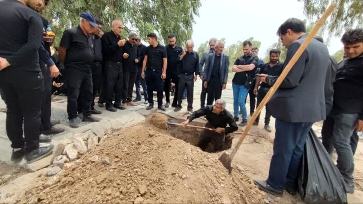 پیکر آیت‌الله صانعی در قم به خاک سپرده شد

